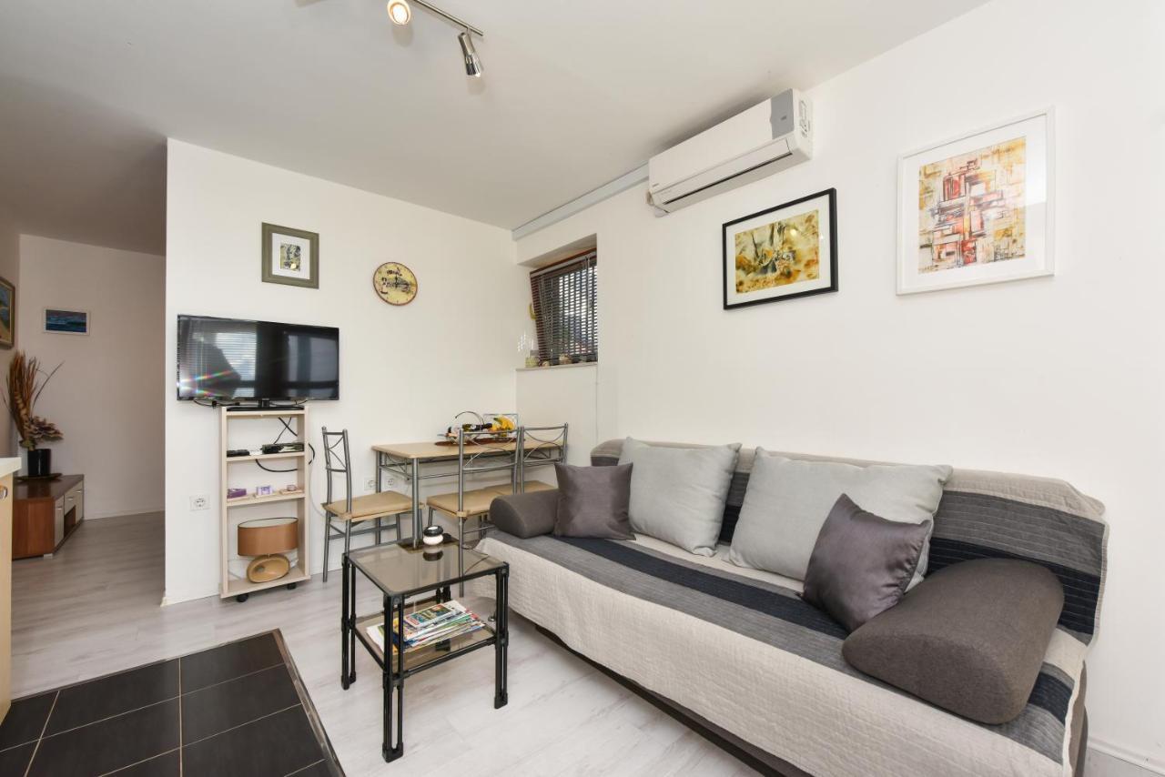 Lovely Apartment In The Groundfloor Zadar Eksteriør bilde