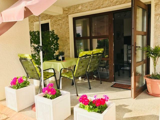 Lovely Apartment In The Groundfloor Zadar Eksteriør bilde